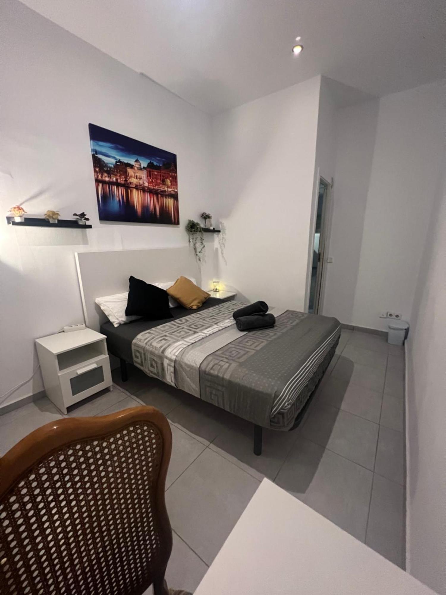 Rooms In Spacious Apartment In City Center Barcelona Zewnętrze zdjęcie