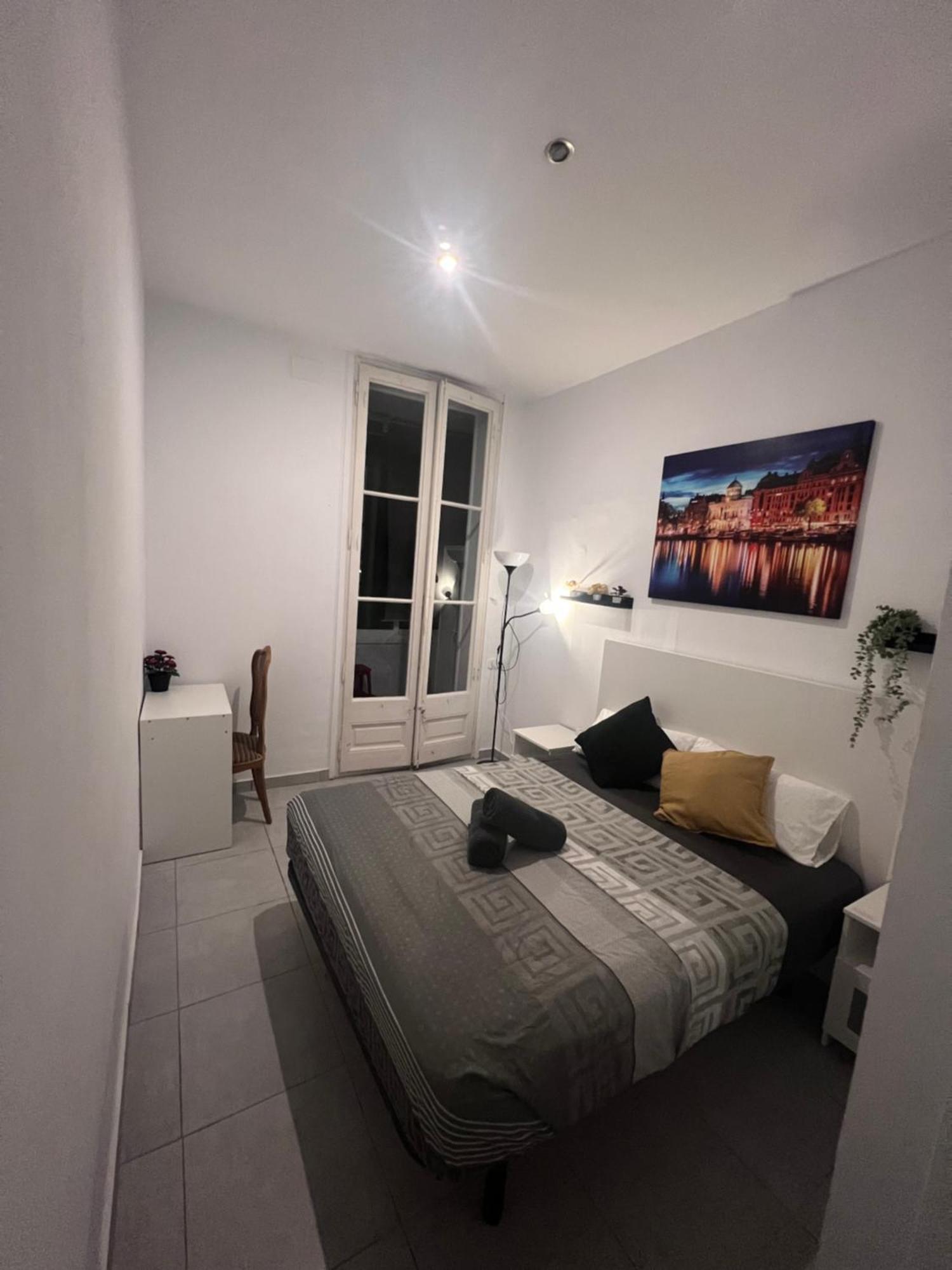 Rooms In Spacious Apartment In City Center Barcelona Zewnętrze zdjęcie