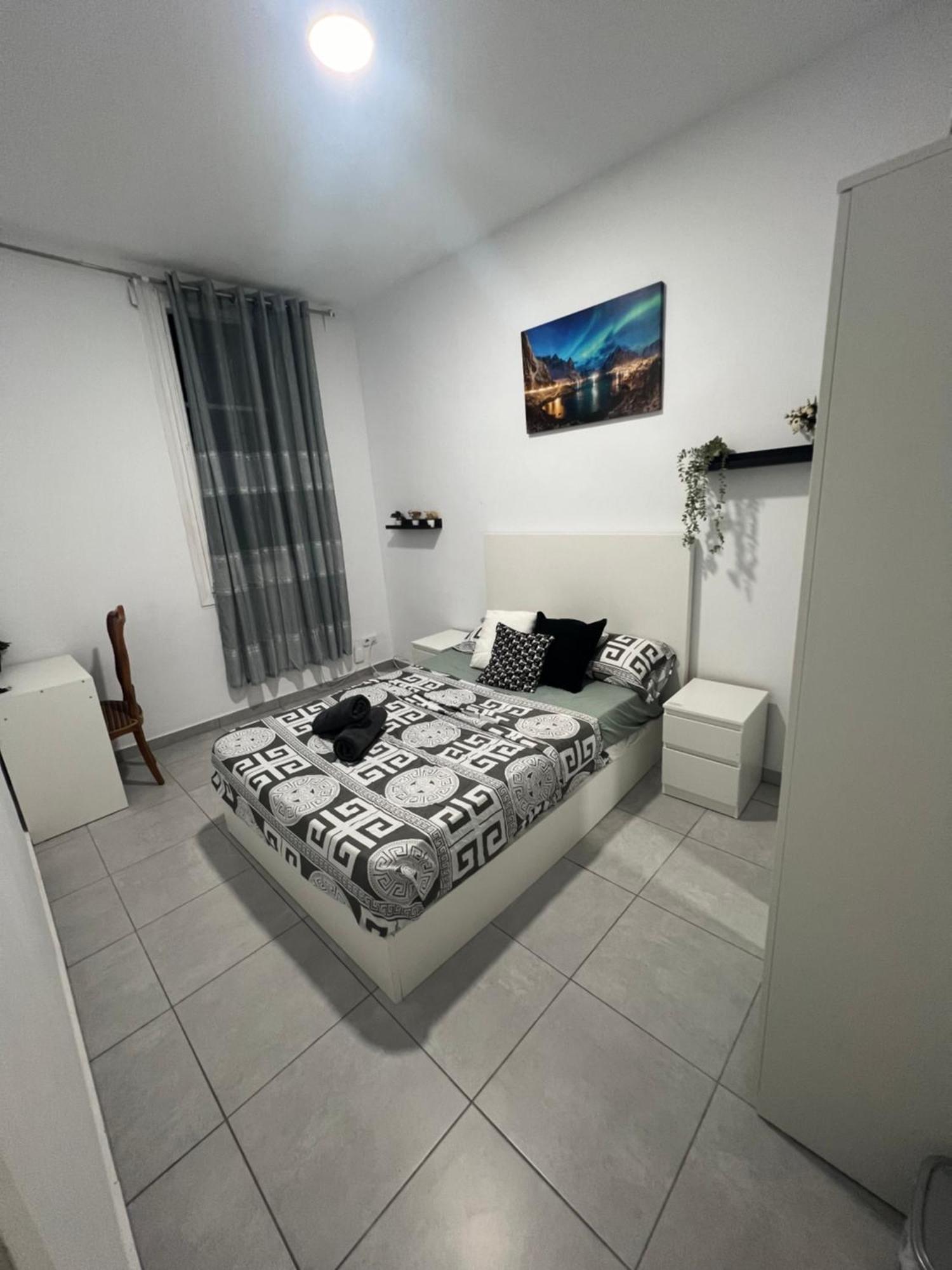 Rooms In Spacious Apartment In City Center Barcelona Zewnętrze zdjęcie