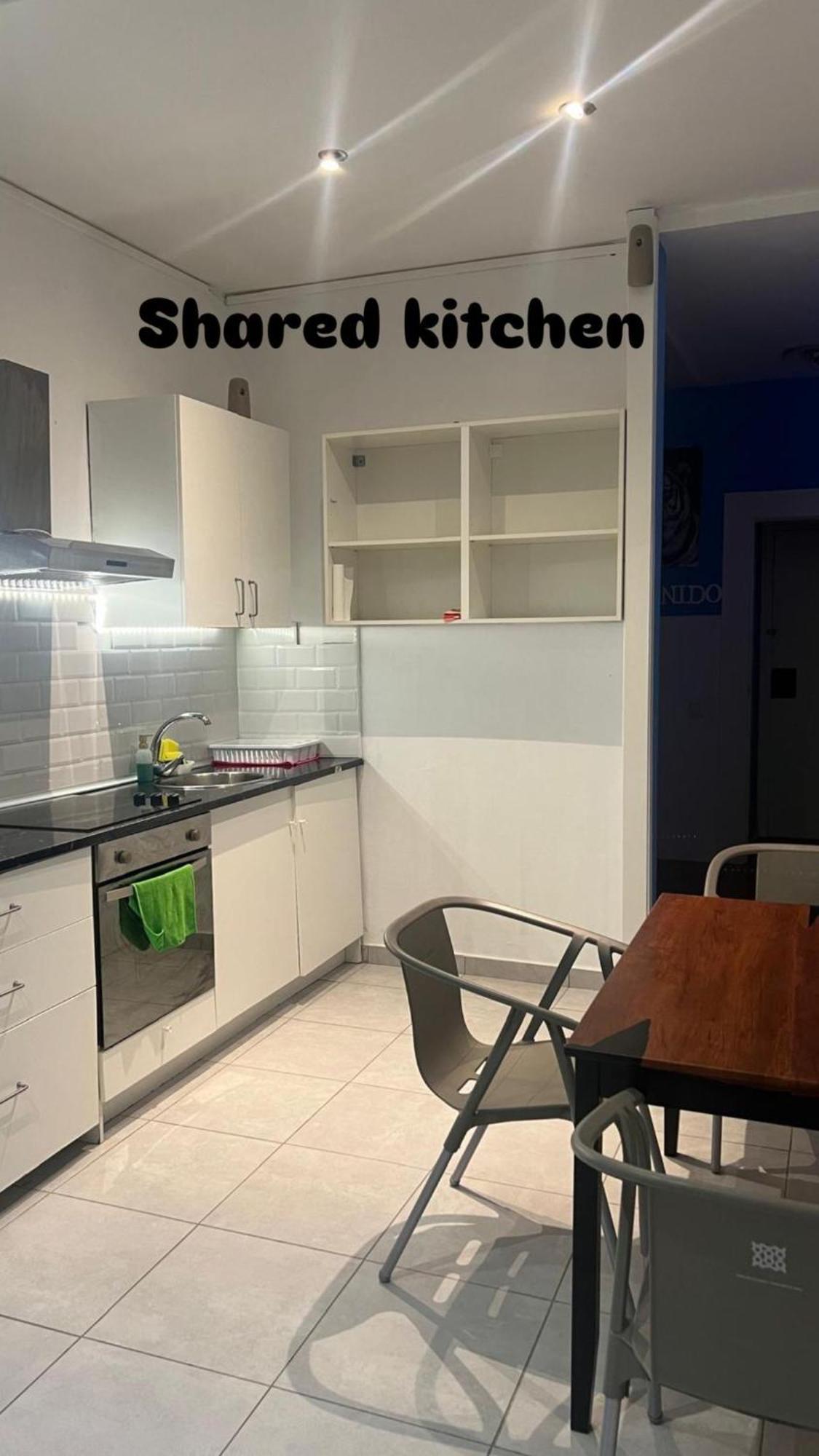 Rooms In Spacious Apartment In City Center Barcelona Zewnętrze zdjęcie